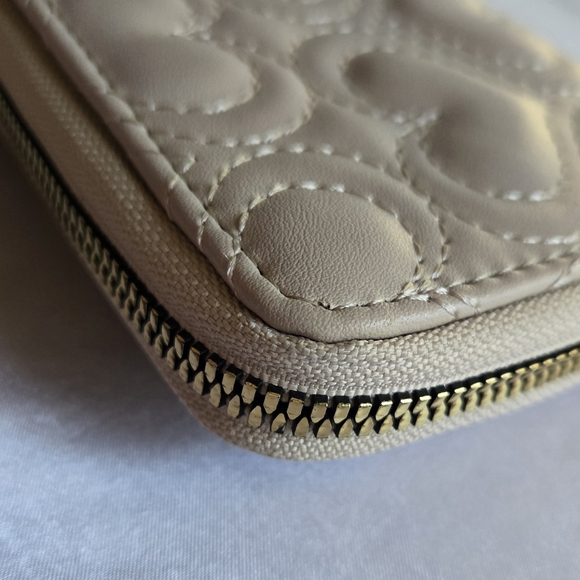 Betsey Johnson Tan Heart Quilted Wristlet with Gold Bow - Picture 5 of 9